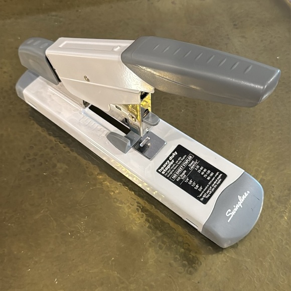 Industrial Swingline Stapler Great Working Condition w 3 new boxes of staples - Picture 5 of 5